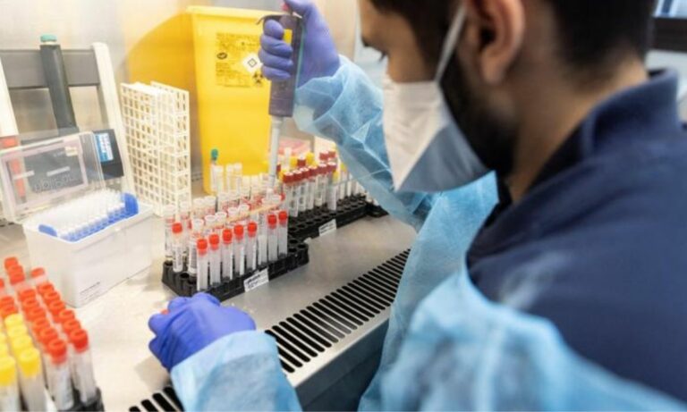 Bassetti: «Test antigenici rapidi non rilevano la Variante Omicron»