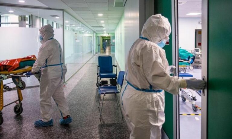Covid, in Italia quasi 2mila medici sospesi perché non vaccinati