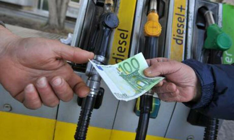 Carburanti, ancora aumenti: gasolio “servito” a 2 euro a litro