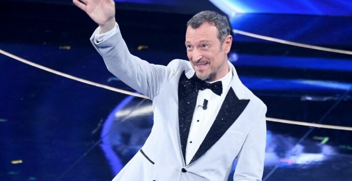 Sanremo, Amadeus confermato alla guida del Festival anche nel 2023 e 2024
