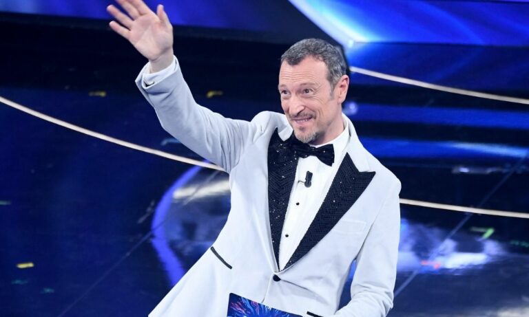 Sanremo, Amadeus confermato alla guida del Festival anche nel 2023 e 2024