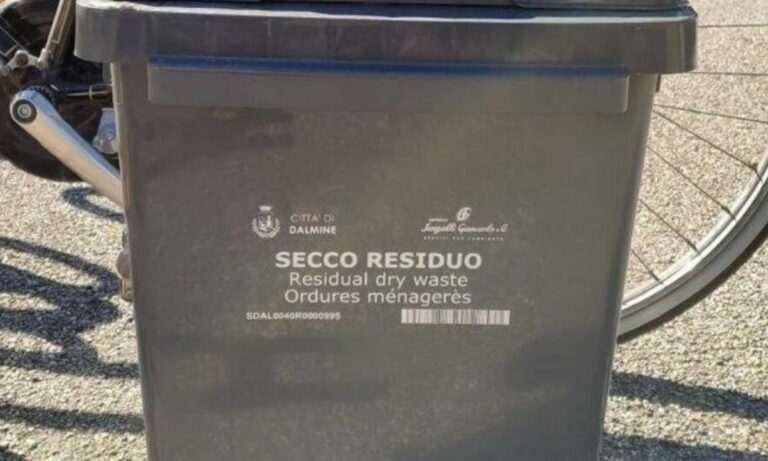 Rifiuti a Cosenza, il sindaco: «Esponete il residuo solo se necessario»