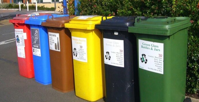 Nuovo piano rifiuti in Calabria, Occhiuto: «Si punti di più sulla differenziata»