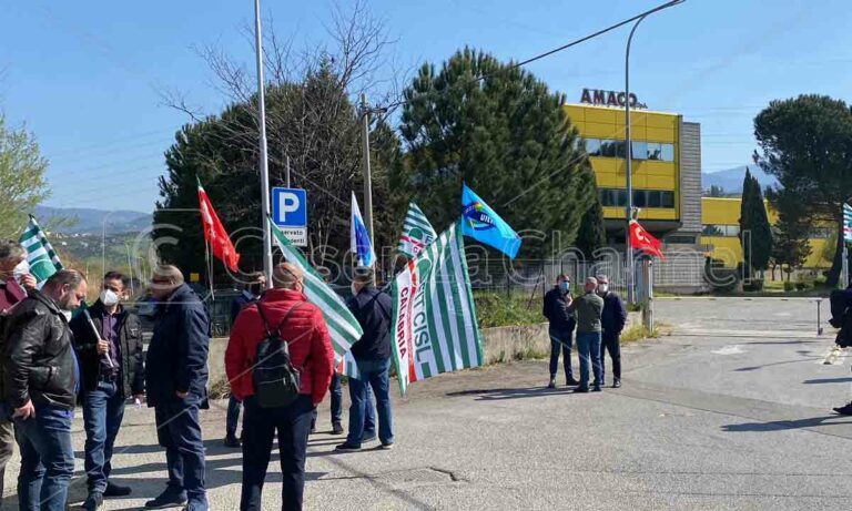 Vertenza Amaco, i sindacati: «Le istituzioni intervengano per risolvere la crisi»