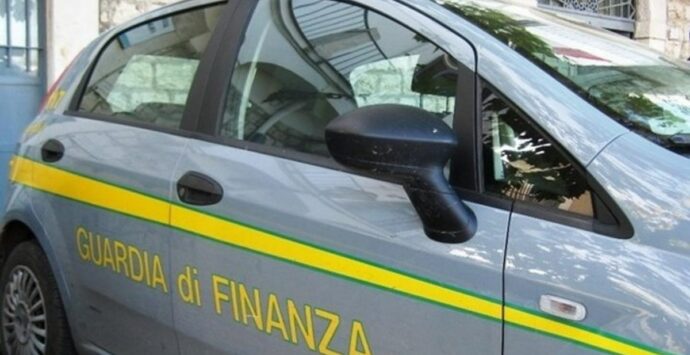 Traffico di droga tra Italia e Spagna, 42 misure cautelari: tra gli indagati un ex ufficiale dell’esercito