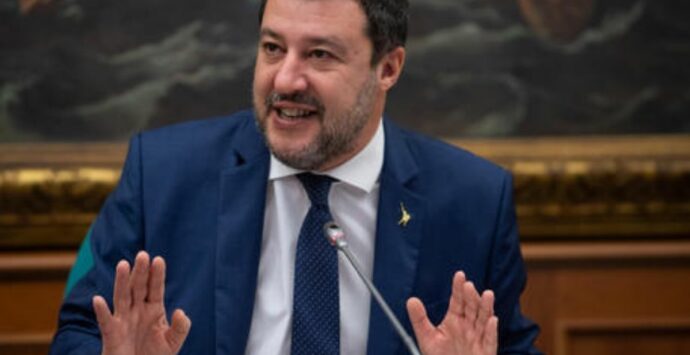 Salvini: «E’ il  momento di tagliare le tasse, serve pace fiscale»