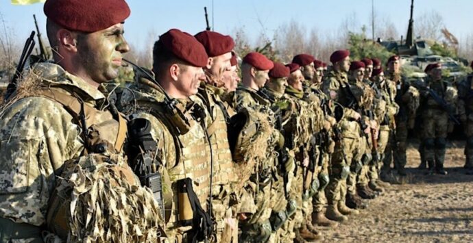 Armi all’Ucraina, il Codacons fa ricorso al Tar: «Sono illegittimi»
