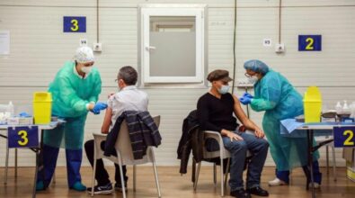 Vaccini covid, Oms: «Immunità cala contro contagio Omicron»