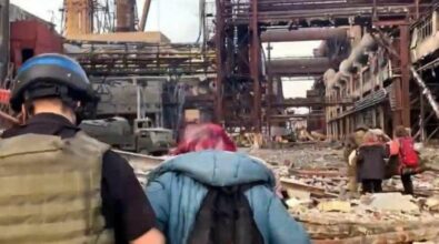 Azovstal, i soldati ucraini feriti saranno evacuati: c’è l’accordo