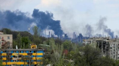 Guerra in Ucraina, russi bloccano le uscite dell’Azovstal
