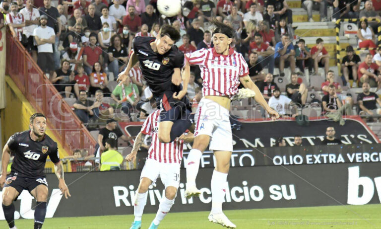 Vicenza-Cosenza 1-0: gli highlights dell’andata dei playout