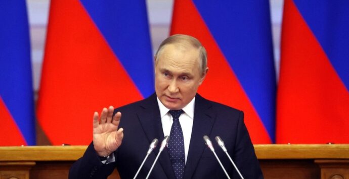Guerra in Ucraina, Putin: «Negoziati bloccati da Kiev»