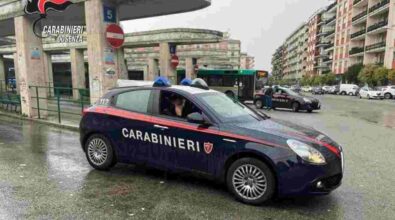 Cosenza, aggredisce due passanti all’autostazione: bloccato dai carabinieri