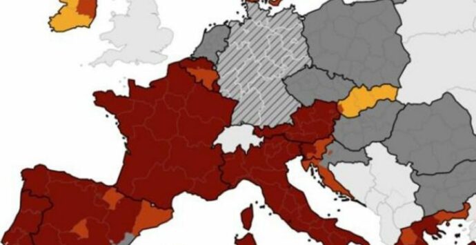 Covid, mappa Ecdc: l’Italia resta ancora in rosso scuro