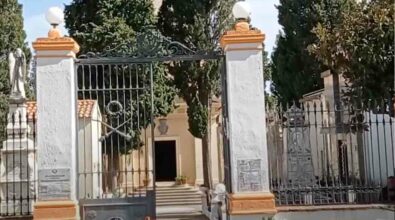Cimitero di Corigliano, pronte le ruspe per le cappelle abusive