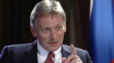 Peskov: «Un incontro tra Putin e Zelensky non è escluso. Va preparato»