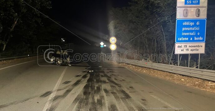 Incidente sulla 107 a Rende, auto sbanda e carambola sull’asfalto: nessuna conseguenza grave – FOTO