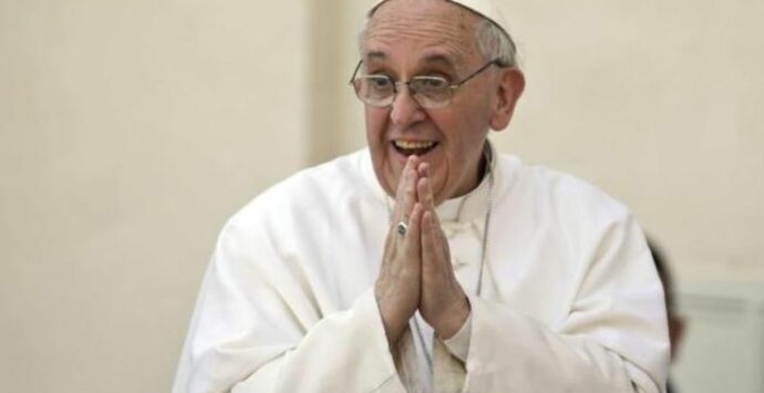 Papa Francesco: «La Russia ha invaso l’Ucraina». Mosca: «Perversione…»