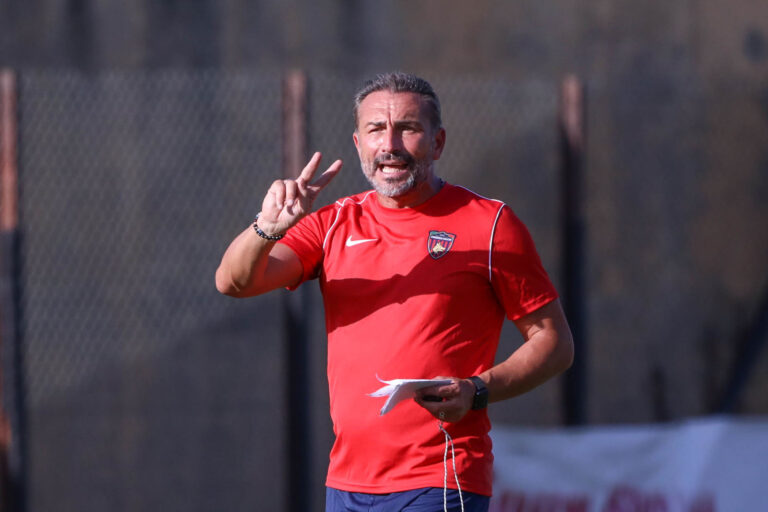 Dionigi: «Chi arriverà a Cosenza dovrà combattere. Serie B complicata»