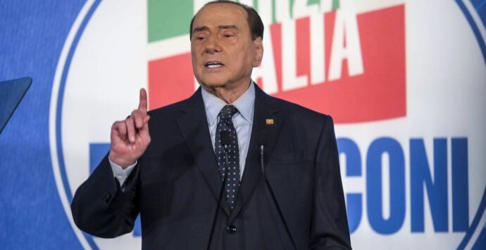 Berlusconi: «Mai incontri o telefonate con ambasciatore russo»
