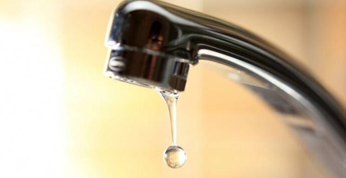 Cosenza, rubinetti senz’acqua per lavori di riparazione su una condotta