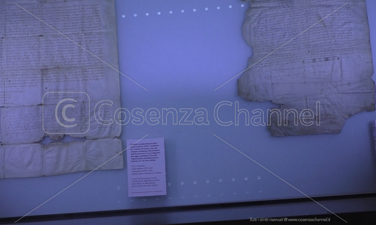 Duomo di Cosenza, per gli 800 anni inaugurata una mostra con reperti inediti  (FOTO – VIDEO)