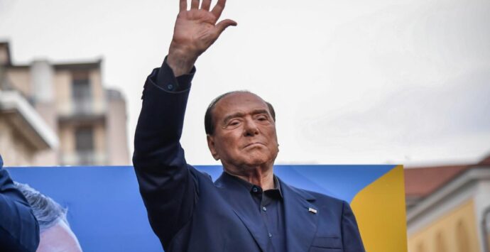 Elezioni 2022, Berlusconi: «Ancora indeciso se candidarmi»