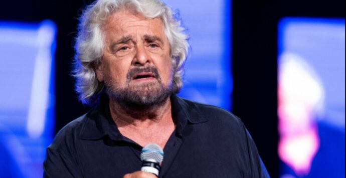 Rende e Diamante ospitano Beppe Grillo con lo spettacolo “Io sono il peggiore”