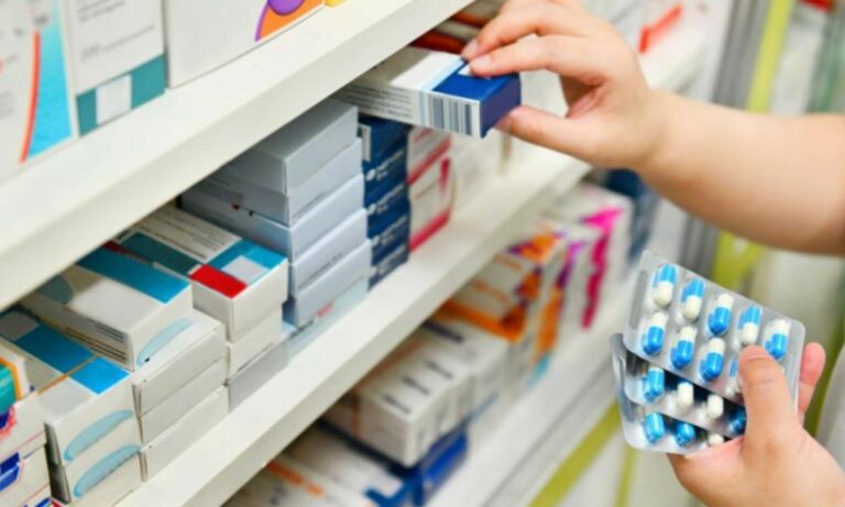 Carenza di farmaci, il presidente dell’Aifa rassicura: «Nessun allarme reale»