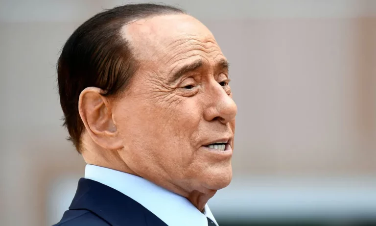 Elezioni 2022, Berlusconi: «Pensione minima a 1.000 euro anche a casalinghe»