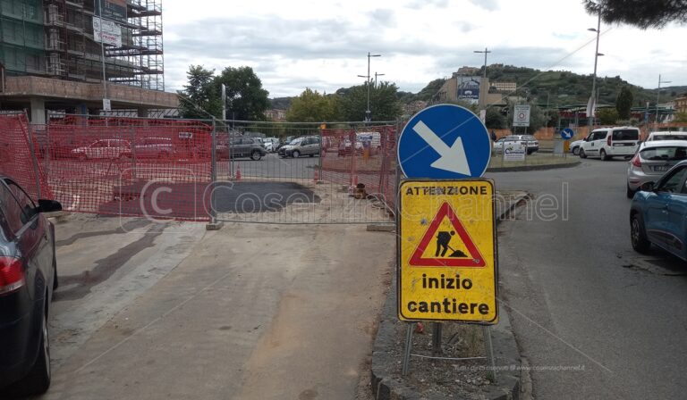 Cosenza, interminabili i lavori alla rotatoria di Via Cesare Baccelli/Via Popilia