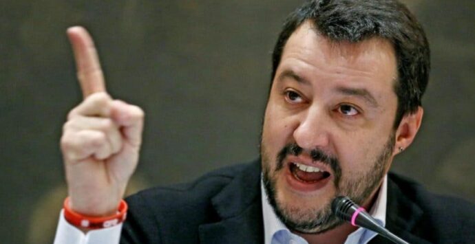 Bollette luce e gas, Salvini: «Decreto da 30 miliardi o governeremo su macerie»