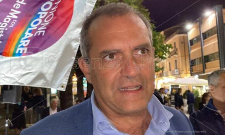 De Magistris a Cosenza: «L’inchiesta di Gratteri in città è molto importante» (VIDEO)