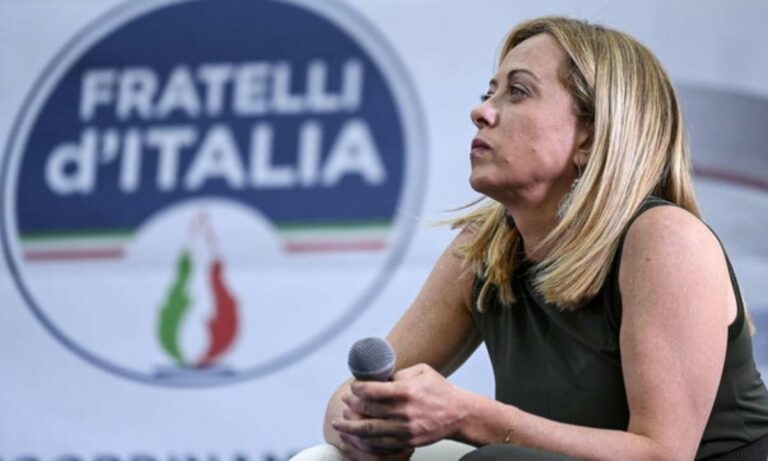 Elezioni 2022, sondaggi politici: Fratelli d’Italia in testa, Pd in calo al 23%