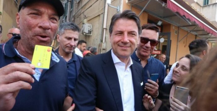Reddito di cittadianza, Conte: «Meloni e Renzi si vergognino»