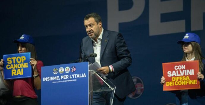 Salvini attacca Von der Leyen: «Da lei squallida minaccia all’Italia»