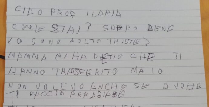 Tragedia infinita a Scalea. La piccola alunna di Ilaria, ignara del dramma, scrive una lettera alla sua maestra: «Vorrei riabbracciarti»