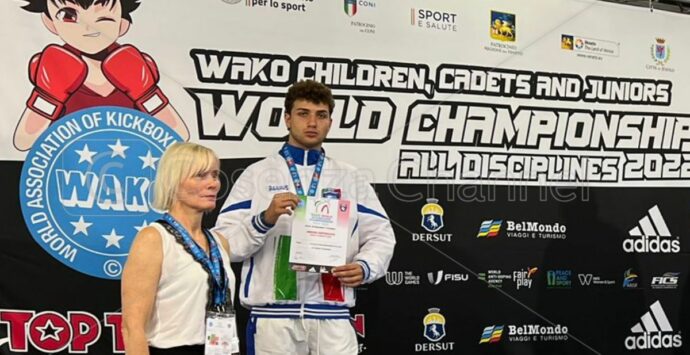 Kickboxing, medaglia d’argento per il cosentino Luciano Maria Brunetti ai campionati mondiali juniores (FOTO-VIDEO)
