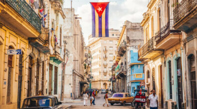 Rende si schiera al fianco di Cuba contro gli Usa: «Basta embargo»