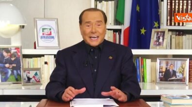 Berlusconi torna senatore dopo 9 anni: ma è senza cravatta