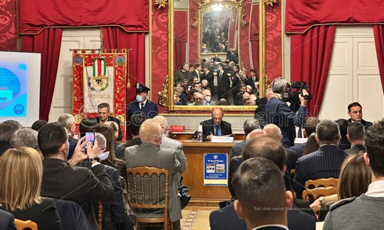 Associazione Italiana Arbitri, la sezione di Cosenza festeggia 90 anni | FOTO