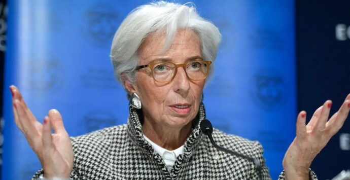 Inflazione, Lagarde: «E’ ancora troppo elevata, previsti altri rialzi dei tassi»