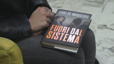 “Fuori dal sistema”, il libro con cui De Magistris racconta i giorni di Why Not