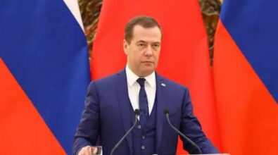 Medvedev: «La Russia ha un obiettivo: sconfiggere Satana»