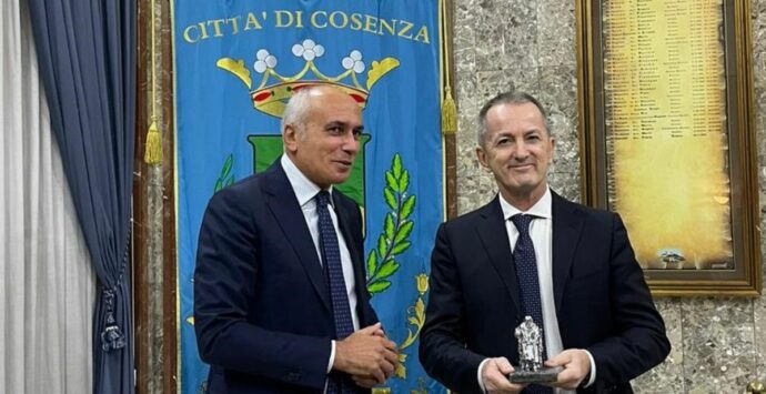 Cosenza, il sindaco incontra il nuovo Questore Michele Maria Spina