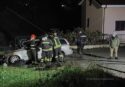 Rende, auto in fiamme a Santo Stefano: al lavoro vigili del fuoco e carabinieri | FOTO