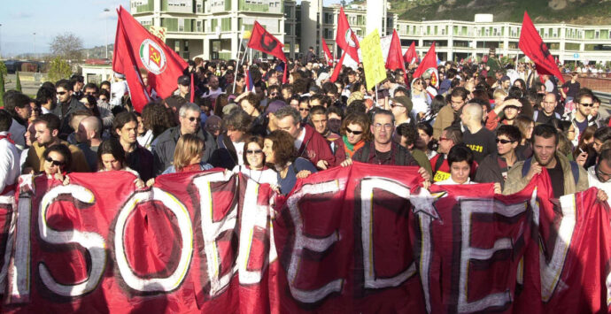 Quando l’Italia scese in piazza a Cosenza | 20 anni fa la grande manifestazione No Global
