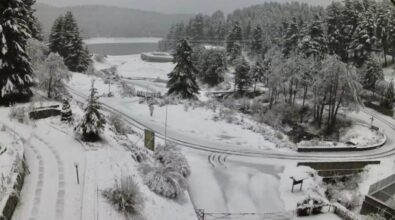 Neve copiosa in Sila: Camigliatello e Lorica completamente imbiancate