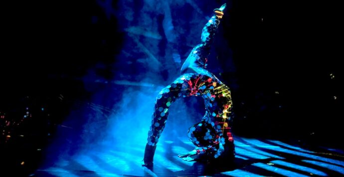Teatro Rendano, la danza protagonista con lo spettacolo “Blu infinito” di Anthony Heinl
