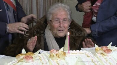 “Nonna Assunta” compie 100 anni: a Lattarico è festa grande | VIDEO